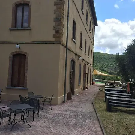 Student's Gowett Hotel Campiglia Marittima