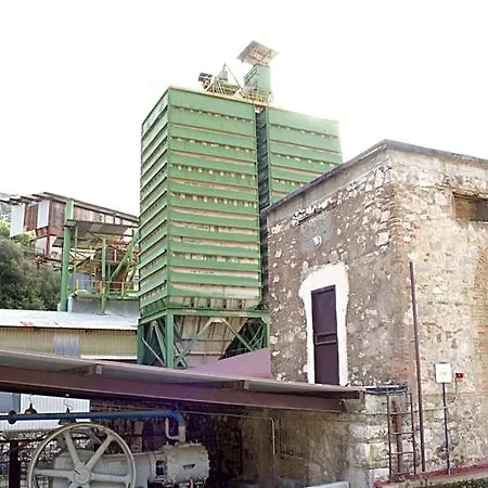 Student's Gowett Campiglia Marittima