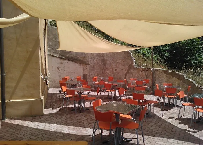 Student's Gowett Hotel 3*